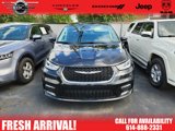 Used 2024 Chrysler Pacifica Touring-L image 3