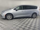 Used 2023 Chrysler Pacifica Touring-L image 5