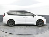 New 2025 Chrysler Pacifica Limited image 6