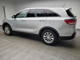 Used 2016 Kia Sorento LX image 3