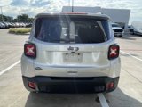Used 2019 Jeep Renegade Latitude image 4