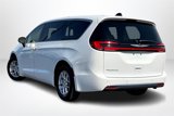 Used 2023 Chrysler Pacifica Touring-L image 4