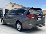 Used 2017 Chrysler Pacifica Touring-L image 5