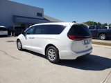 New 2025 Chrysler Pacifica Select image 3