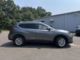 Used 2020 Nissan Rogue SV image 2