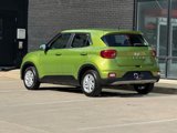 Used 2023 Hyundai Venue SE image 3