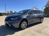 Used 2021 Chrysler Pacifica Touring-L image 2