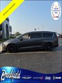 Used 2021 Chrysler Pacifica Touring-L image 2