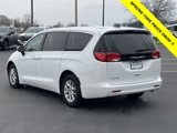 Used 2022 Chrysler Voyager LX image 5