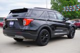 Used 2023 Ford Explorer XLT image 3