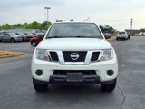 Used 2016 Nissan Frontier SV image 2