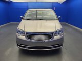 Used 2015 Chrysler Town & Country Touring-L image 3