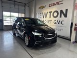 Used 2023 Chrysler Pacifica Touring-L image 2