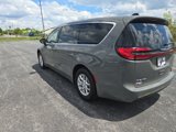 New 2025 Chrysler Pacifica Select image 3
