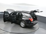 Used 2022 Ford Explorer XLT image 2