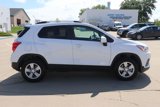 Used 2022 Chevrolet Trax LT w/ LT Convenience Package image 2