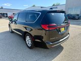 Used 2023 Chrysler Pacifica Touring-L image 2