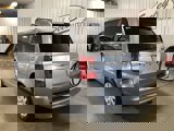 Used 2016 Chrysler Town & Country Touring-L image 3