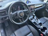 Certified 2024 Porsche Macan image 4