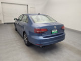 Used 2017 Volkswagen Jetta SE image 5