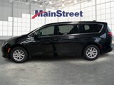 Used 2022 Chrysler Voyager LX image 2