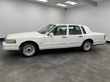 Used 1997 Lincoln Town Car Executive image 3
