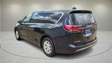 Used 2023 Chrysler Pacifica Touring-L image 5