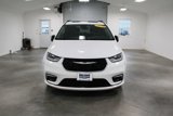 Used 2023 Chrysler Pacifica Limited image 3