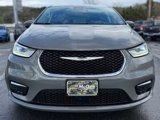 Used 2023 Chrysler Pacifica Touring-L image 2