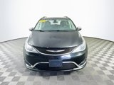 Certified 2018 Chrysler Pacifica Limited image 4