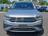 Used 2022 Volkswagen Tiguan SE image 2
