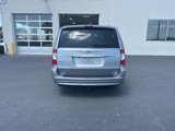 Used 2016 Chrysler Town & Country Touring-L image 3