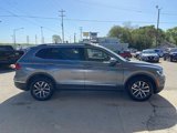 Used 2018 Volkswagen Tiguan SE w/ Panoramic Sunroof Package image 6