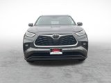 Used 2022 Toyota Highlander XLE image 2