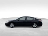 Used 2010 Nissan Altima 3.5 SR w/ Premium Pkg image 2