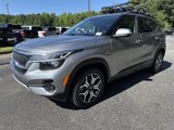 Used 2021 Kia Seltos EX image 3