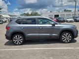 Used 2022 Volkswagen Taos SE image 4