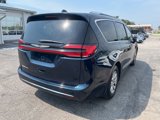 Used 2021 Chrysler Pacifica Touring-L image 3
