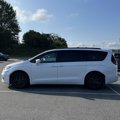 Used 2021 Chrysler Pacifica Touring-L w/ Uconnect Theater Family Group image 2