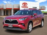 Used 2021 Toyota Highlander LE image 2