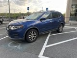 Used 2019 Nissan Rogue SV image 3