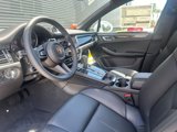 Certified 2024 Porsche Macan image 4