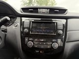 Used 2019 Nissan Rogue SV image 2