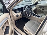 Used 2018 Ford Taurus SE image 5