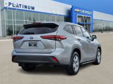 Used 2021 Toyota Highlander LE image 5