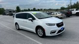 Used 2023 Chrysler Pacifica Touring-L image 3