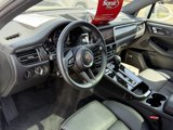 Certified 2024 Porsche Macan image 4