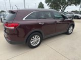 Used 2017 Kia Sorento LX image 4