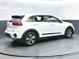 Used 2021 Kia Niro EX Premium image 4