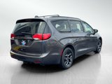 Used 2018 Chrysler Pacifica Touring-L Plus w/ S Appearance Package image 5